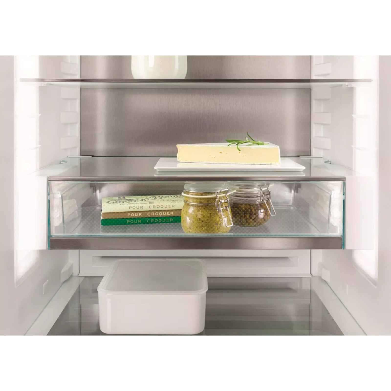 Combină frigorifică integrabilă cu EasyFresh şi NoFrost Liebherr